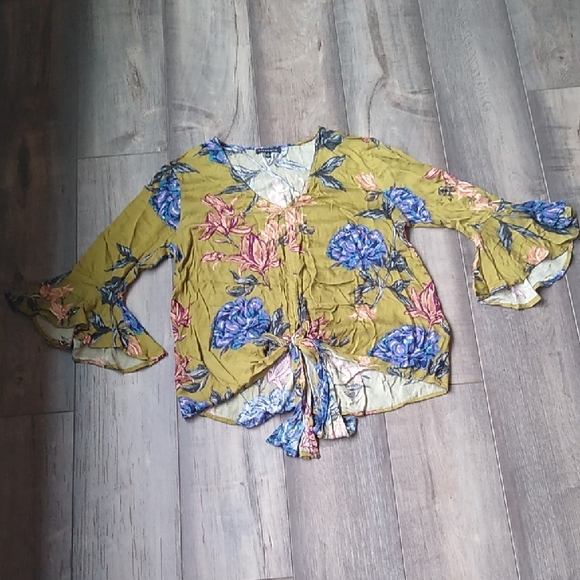 Floral Ruffle Sleeve Tie-Front Top - Picture 1 of 7